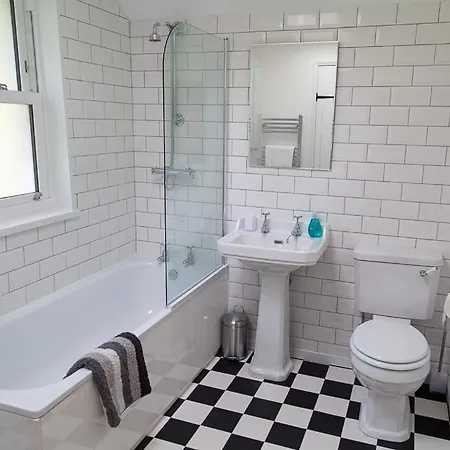Charlestown Cottage, Woodburner, Gardens & Parking *